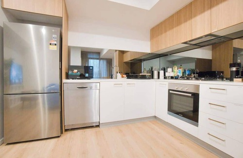 Adelaide Central Business District Apartment | Serene Stay - 1BR Apt with Pool, Gym, Steam & Sauna