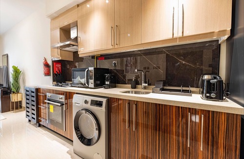 Downtown Dubai Apartment | Serene Studio Apartment in Elite Downtown Dubai