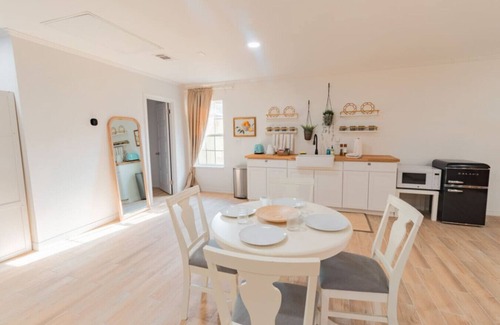 East Memphis House | Serene Studio Getaway