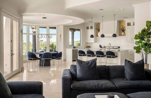 Paradise Valley House | Serenissima – La Dolce Vita above Paradise Valley