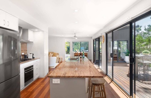 Macmasters Beach House | Serenity at Macs - Winter Holiday Mid-Week Special