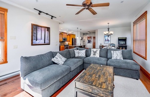 Big White Ski Resort Apartment | 'Serenity at the Snowbird': Your mountain retreat with Ski in/out