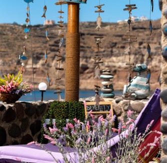 Akrotiri Villa | Serenity Blue (Cave house)
