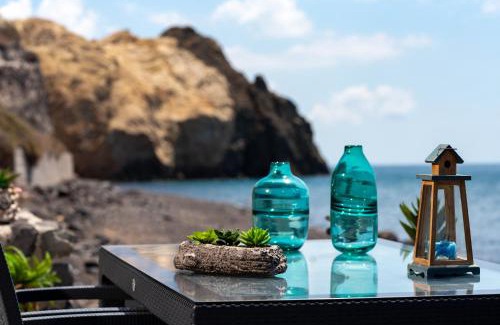 Akrotiri Villa | Serenity Blue (Cave house)