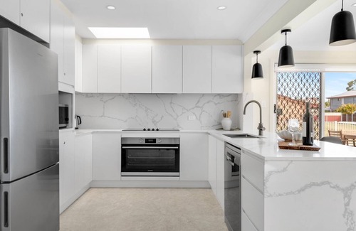 Sussex Inlet House | Serenity Escape - Belle Escapes Jervis Bay