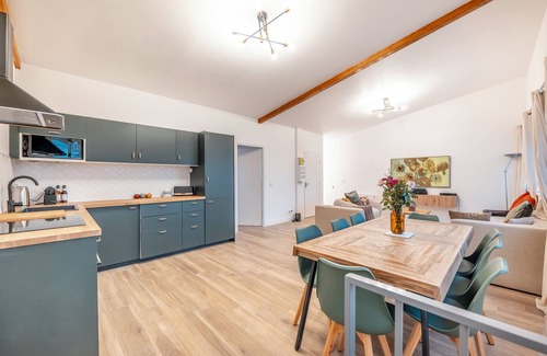 Monmousseau-Verollot Condo | Serenity House - metro line 7 + parking lot