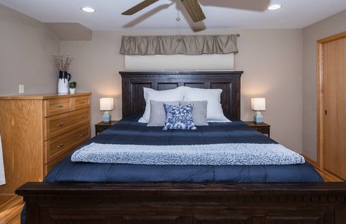 St. Louis Park House | Serenity in the City-3 BR Retreat in Minneapolis; Very Close to 50th & France!