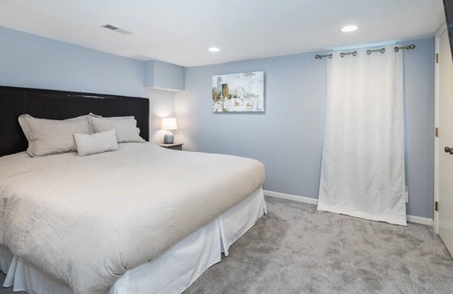 St. Louis Park House | Serenity in the City-3 BR Retreat in Minneapolis; Very Close to 50th & France!