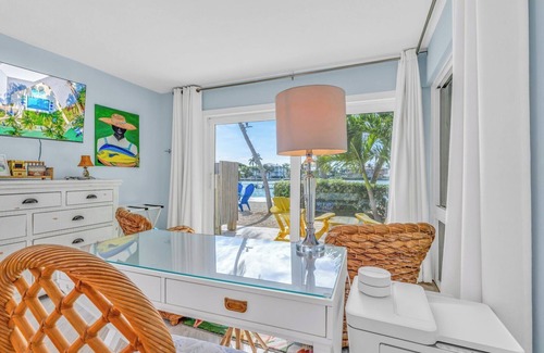 Marathon House | Serenity - Large, Luxurious, Open Water View