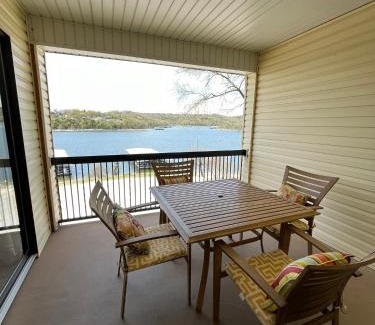 Kimberling City Apartment | Serenity Oaks at The Getaways