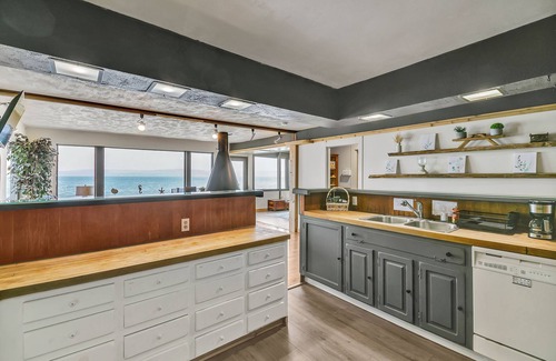 South Colby House | Serenity Sound: Enchanting & tranquil 3-bedroom waterfront escape amazing views