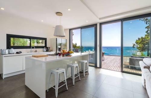 Saint-Aygulf Villa | Serenity villa with private beach access, sea view and heated pool