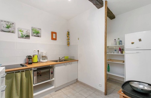 Pezenas Apartment | Serinity - 17th century, designer apartment