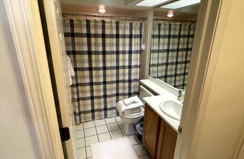 Oshkosh Apartment | Serviced Apartment Steps From The Fox River