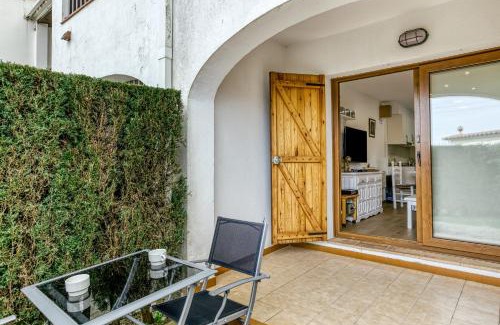 L'Escala House | Set Cases