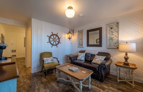 Bandon Condo | Set Sail Suite at Bandon Marina Inn
