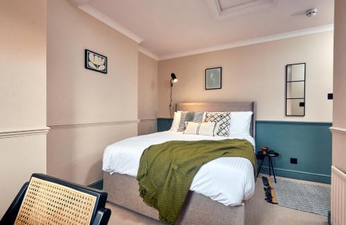 Winchester Apartment | Settle in Winchester - Stylish Self Check-In Rooms