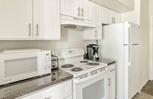 Southbelt/Ellington Apartment | SettlersRanch 1BD 5 - One Bedroom Apartment, Sleeps 2