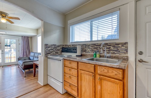 Rockaway Beach Cabin | Seven Cozy Cottages - Minutes to Beach & Downtown - Dogs Welcome