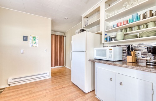 Rockaway Beach Cabin | Seven Cozy Cottages - Minutes to Beach & Downtown - Dogs Welcome