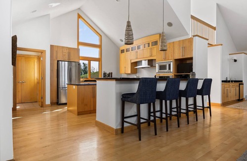 Traverse City House | Seven Hills Estate on Old Mission