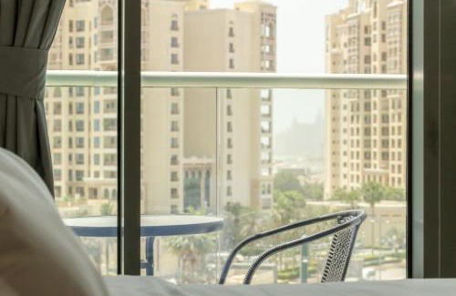 Madinat Zayed Apartment | Seven Palm Studio Atlatis View