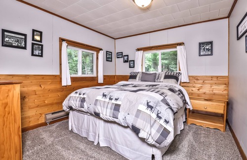 St Germain Cabin | Seven Pines - Lakefront cottage on West Bay of Little Saint Germain Lake