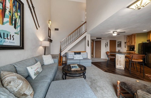 Seven Springs Condo | Seven Springs, Sleeps 8/3BR, Ski In/Out, POOL