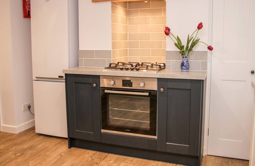 Shrewsbury Cottage | SEVERN WAY COTTAGE, pet friendly, with a garden in Shrewsbury
