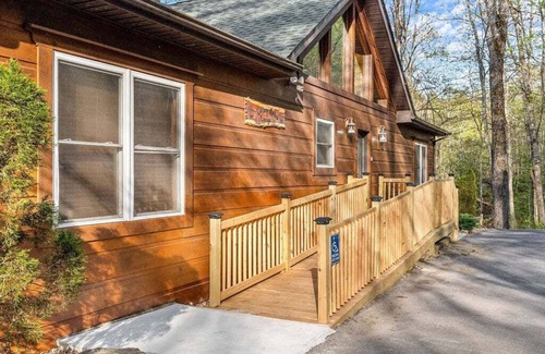 Gatlinburg - Pigeon Forge Villa | Sevierville 127 - Seven Bedroom Villa, Sleeps 14