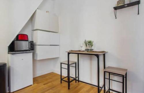 Quartier de l'Ecole-Militaire Apartment | Sevres Cosy studio