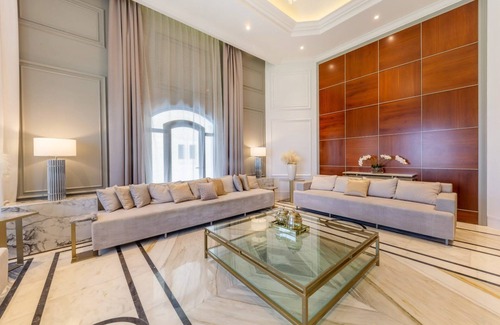 Palm Jumeirah Villa | Sezavi luxury villa. nBook your unforgettable vacation in Dubai!