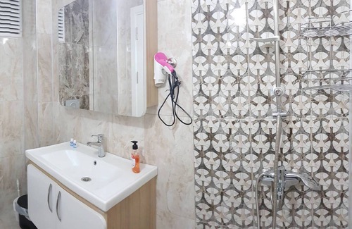Kusadasi Bed & Breakfast | Sezgin Boutique Hotel DoubleRoom A/C,TV,fridge,pool,garden,free wi-fi & car park