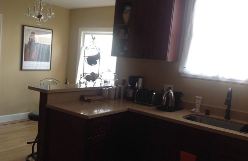 Mount Davidson Manor Apartment | SF 3 Bedroom House, 1.5 Bath. Ample free parking & view of the Pacific