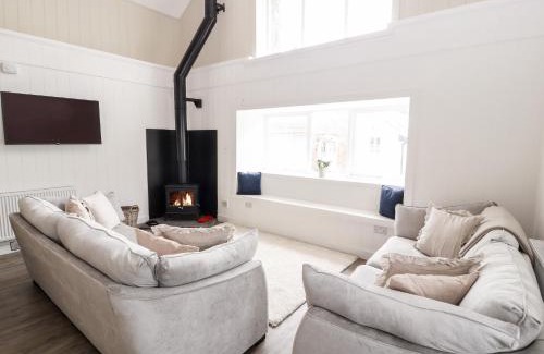 Holyhead House | Sgubor