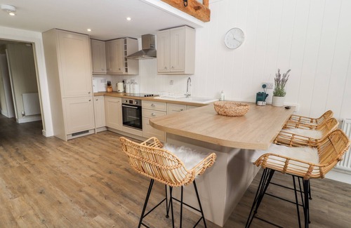Holyhead Cottage | SGUBOR, pet friendly, luxury holiday cottage in Valley