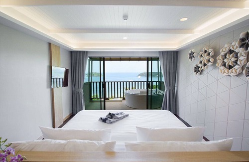 Kata Resort | (SHA+)Luxury Regency Suite with Jacuzzi & Panoramic view
