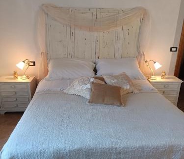 Figline e Incisa Valdarno Apartment | Shabby House