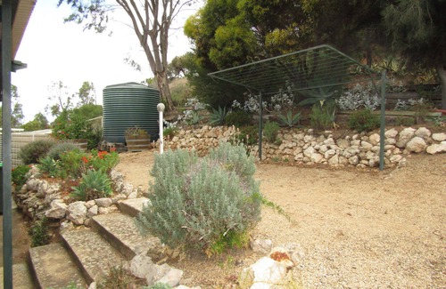 Muloowurtie House | Shack 93 Beach access across the road!