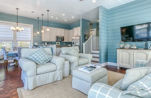 Lakeside at Blue Mountain Beach House | Shades of Blue, beautiful 4 bedroom home in Blue Mountain Beach! New rental!