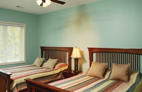 Conway Condo | Shaftesbury Glenn - Hogan
