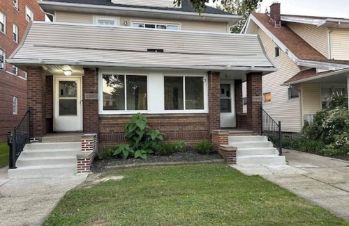 Cleveland House | Shaker Ohio contemporary home!nn