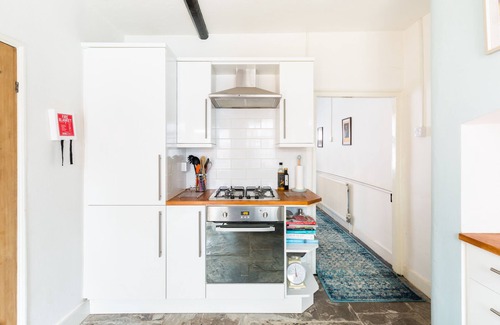 City Centre House | Shakespeare House, Free Parking, Town Centre Location