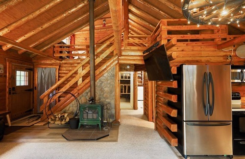 Sault Ste. Marie Cabin | Shaky Jack’s Cabin - Charming cabin in lovely Sault Ste. Marie