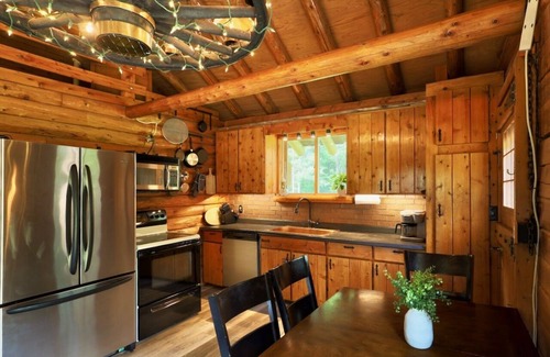 Sault Ste. Marie Cabin | Shaky Jack’s Cabin - Charming cabin in lovely Sault Ste. Marie