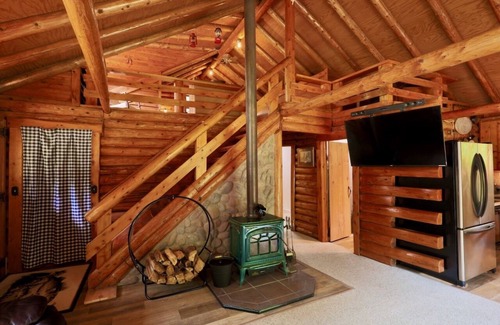 Sault Ste. Marie Cabin | Shaky Jack’s Cabin - Charming cabin in lovely Sault Ste. Marie