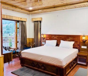 Shimla Hotel | Shalom Hillcrest Inn