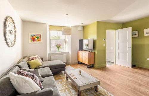 Bowness-on-Windermere Apartment | Shamrock, Bowness on Windermere, Superb one bedroom apartment with private parking