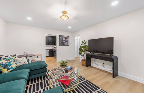 Charlotte House | Shamrock Stunner - Newly Renovated - Pet Friendly - Minutes to Midwood, NoDa, UT