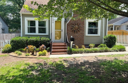 Terry Sanford House | Shananegin’s Cottage, Pet Friendly! 🐶